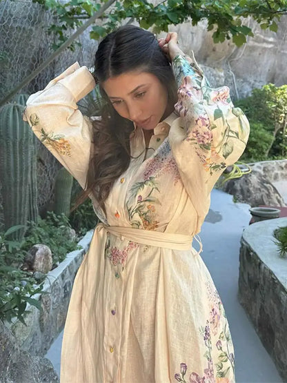 Vestido com estampa floral vintage de elegância atemporal