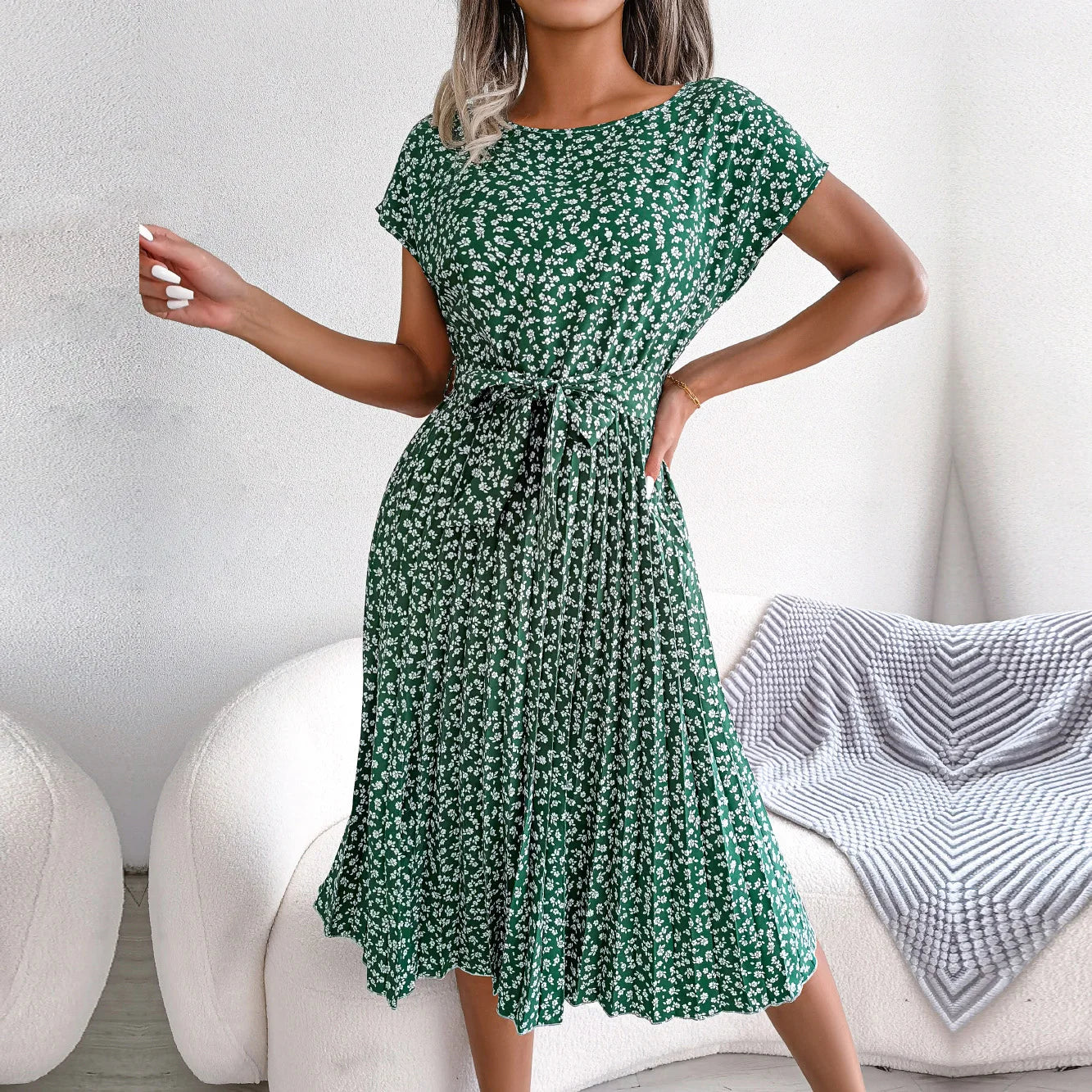 Effortless Elegance - Chic Floral A-Line Dress